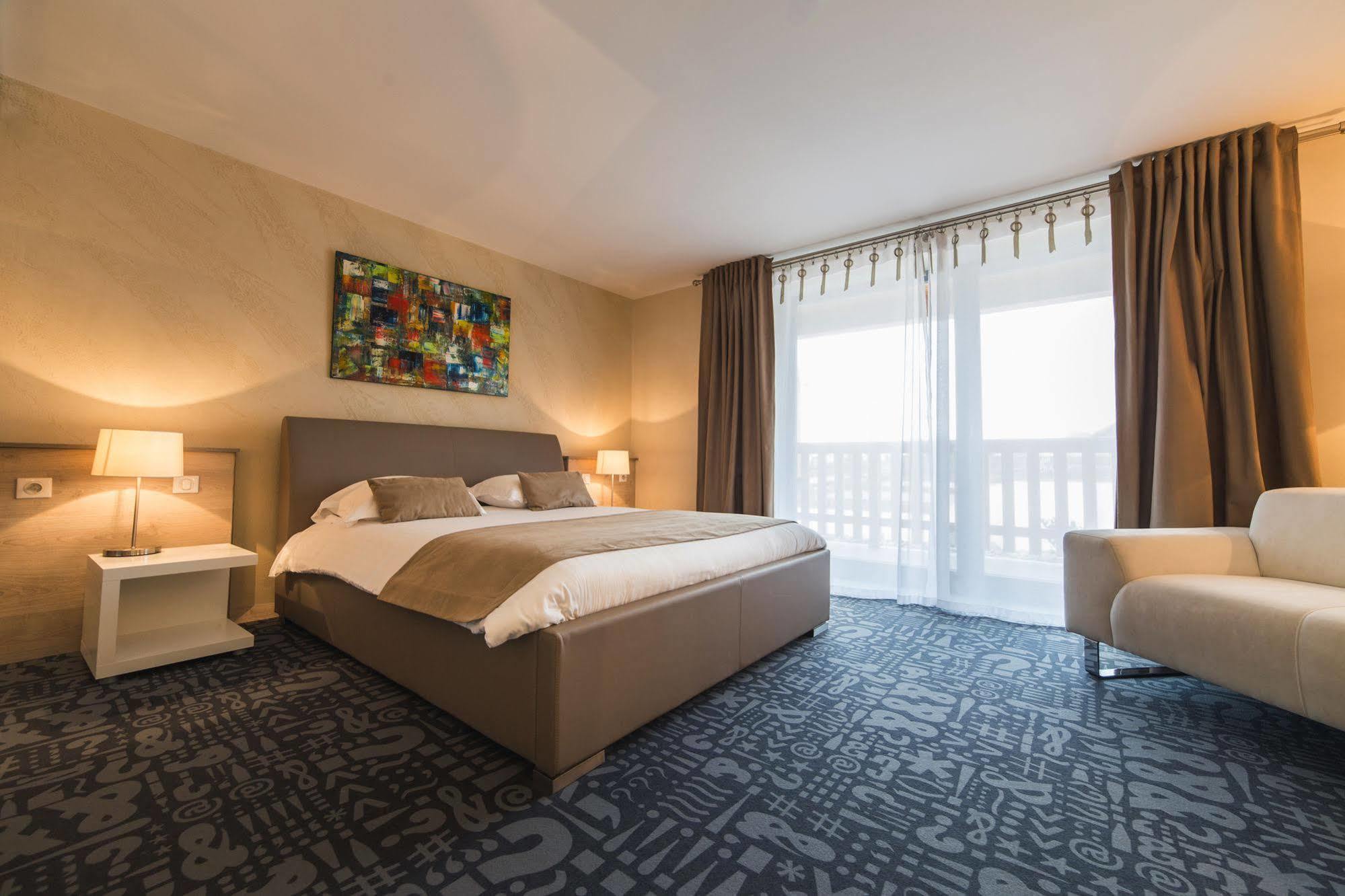 Hotel Le Dormeur Dorlisheim Екстер'єр фото